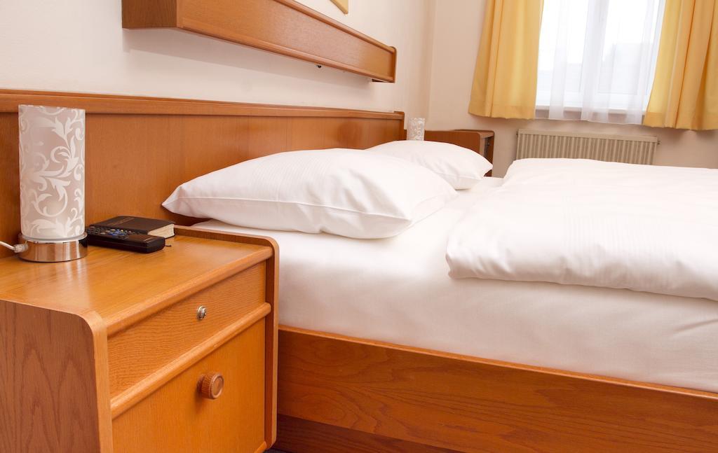 Hotel Zur Sonne Korneuburg Pokoj fotografie
